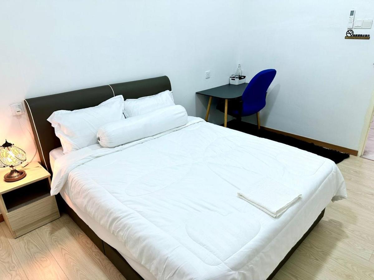 Homestay Three *